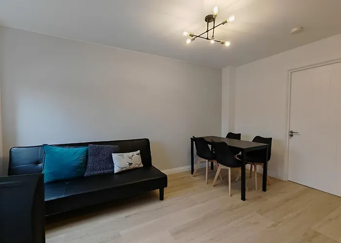 Edge With Parking Apartment Bristol