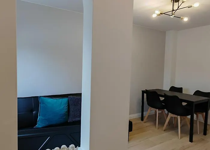 Edge With Parking Apartment Bristol