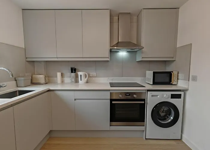 Apartment Edge With Parking Bristol