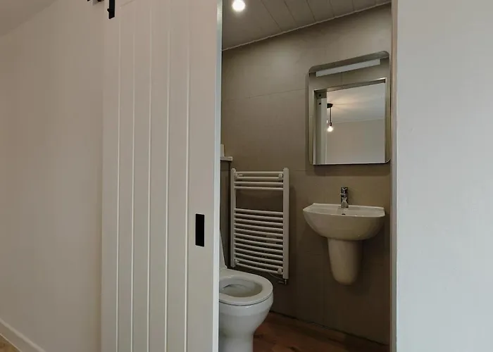 Apartment Edge With Parking *